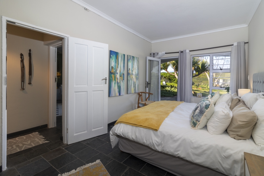 5 Bedroom Property for Sale in West Beach Eastern Cape